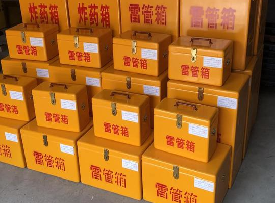 双塔玻璃钢雷管箱的使用寿命一般是多少？