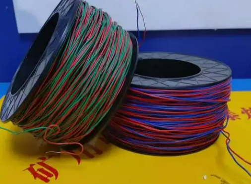 双塔放炮线的主要材质有哪些？不同材质的适用场景有何区别？