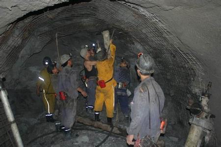 双塔工程爆破中的危险因素分析以及应对工程爆破危险的措施